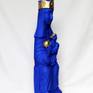 Sculpture representing the Virgin Mary, in "Spanish Romanesque" style with modern decoration, a vibrant blue color (Granai blue), created by me.
This piece is made of artificial stone, acrylic blue color, and gold leaves; wooden base. Weight: 3.5 Kg.