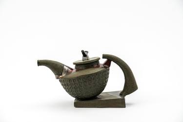 Sculptural teapot by Otar Sharabidze thumb