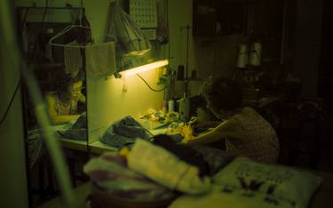Sewing in the yellow light - Limited Edition of 8 thumb