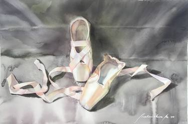 Satin pointe shoes thumb