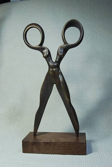 Woman-scissors thumb