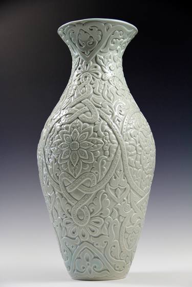 Porcelain vase thumb
