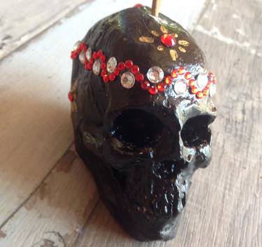 Skull for incense sticks thumb