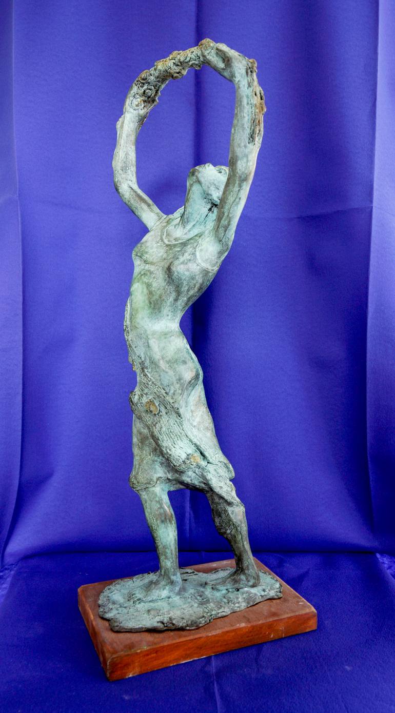 Original Figurative Men Sculpture by Tonino Santeusanio