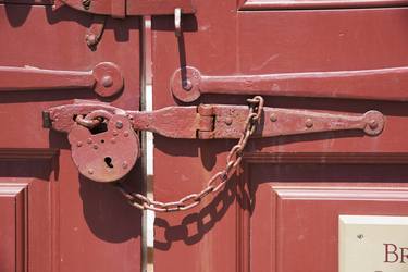 Williamsburg VA  4 22  Lock on Orange Door Detail thumb