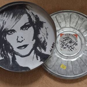 Collection Celebrities in Movie Tin Cans