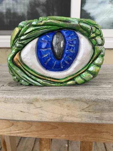 Iridescent Eye of Dragon thumb
