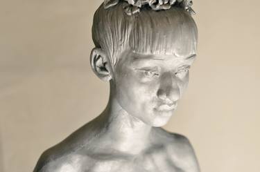 Original Realism Women Sculpture by Veronika Bernard