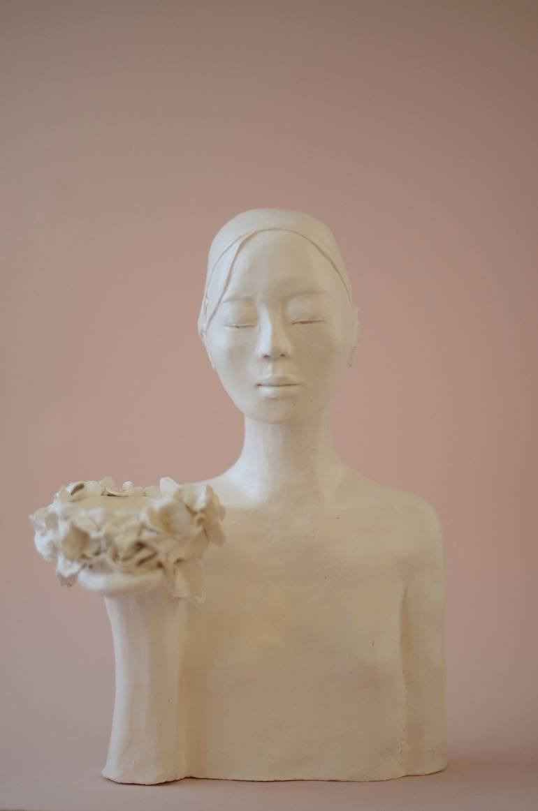 Original Figurative Women Sculpture by enon de Belen