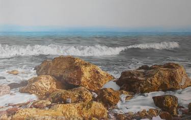 paisaje de mar con rocas y espuma de mar thumb