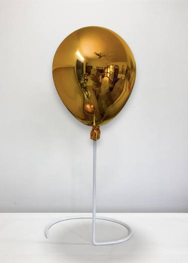 Gold chrome balloon thumb