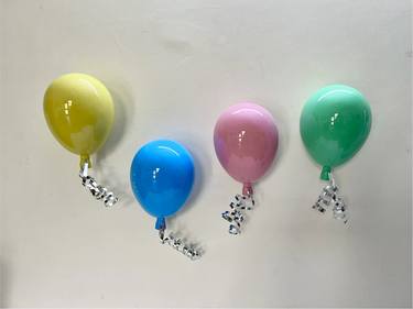 Wall mount balloons (set of 4) thumb