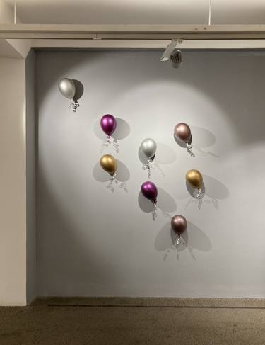 Wall mounted balloon installation thumb