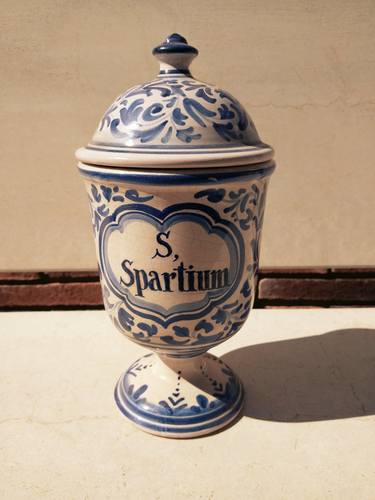 Inspired with European ceramic pharmacy jar "de faixes i cintes" and "de influencia francesa", 18th Century. thumb