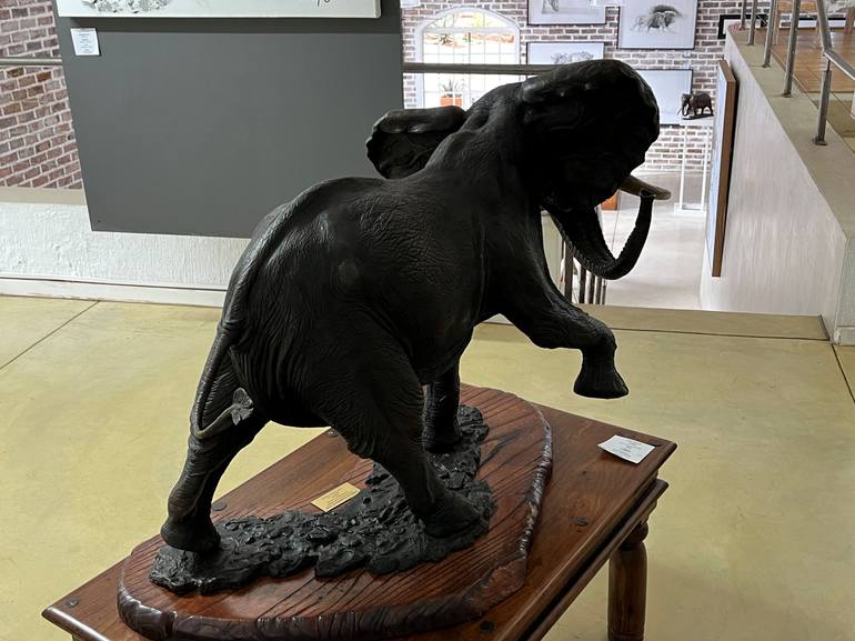 Original Photorealism Animal Sculpture by Brandon Borgelt