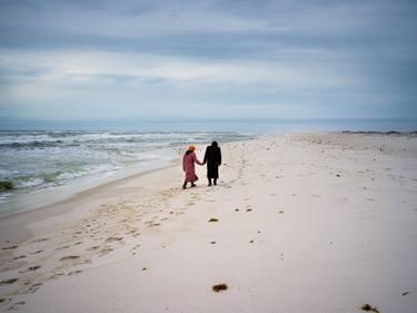 couple on the beach thumb