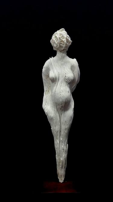 Original Figurative Women Sculpture by VINCENZO MURATORE