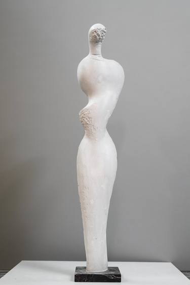 Original Minimalism Body Sculpture by Vangelis Ilias