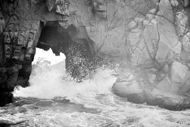 KEYHOLE ARCH ROCK BIG SUR CALIFORNIA BLACK AND WHITE thumb