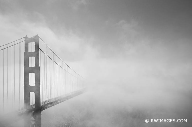 golden gate bridge black and white at night