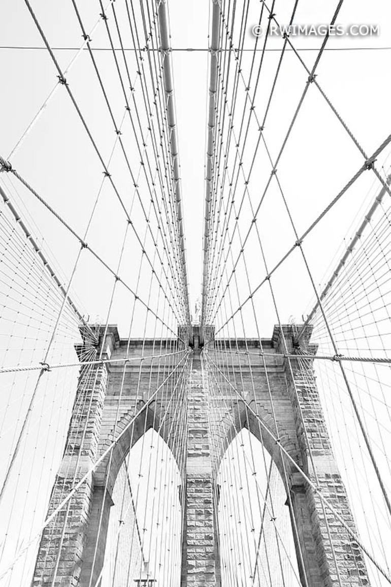 brooklyn bridge black and white