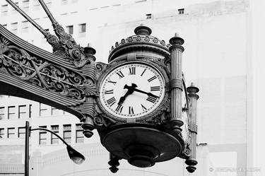 MARSHALL FIELDS MACY'S CLOCK STATE STREET CHICAGO BLACK AND WHITE - Limited Edition of 55 thumb