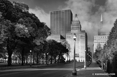 MONROE STREET CHICAGO ILLINOIS BLACK AND WHITE - Limited Edition of 55 thumb