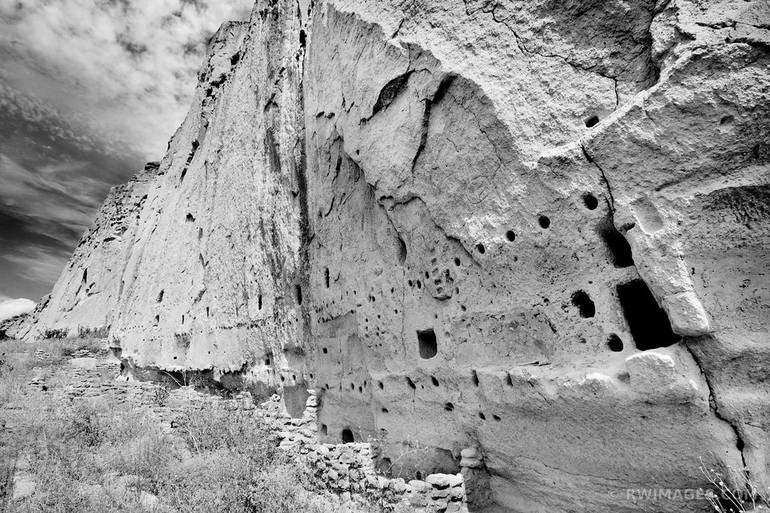 CLIFF DWELLINGS BANDELIER NATIONAL MONUMENT NEW MEXICO BLACK AND WHITE - Limited Edition of 55