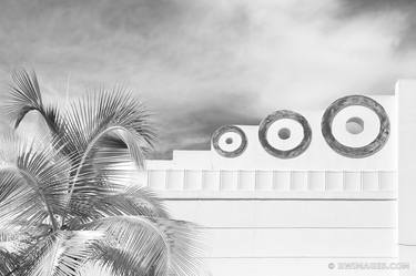 ART DECO ARCHITECTURE MIAMI BEACH FLORIDA BLACK AND WHITE HORIZONTAL - Limited Edition of 100 thumb