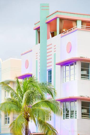 ART DECO ARCHITECTURE MIAMI BEACH FLORIDA COLOR VERTICAL - Limited Edition of 100 thumb