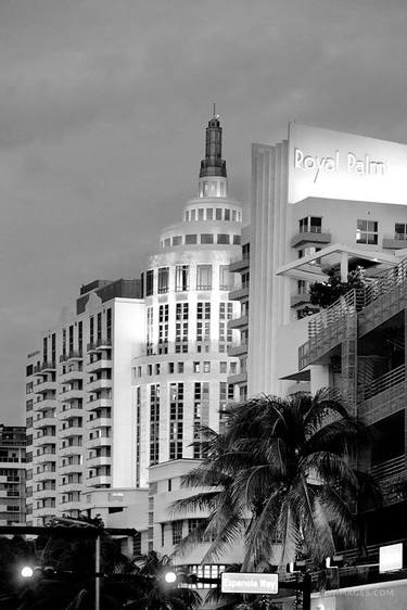 ESPANOLA WAY ART DECO ARCHITECTURE MIAMI BEACH FLORIDA BLACK AND WHITE - Limited Edition of 100 thumb