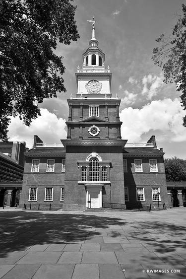 INDEPENDENCE HALL PHILADELPHIA PENNSYLVANIA LANDMARKS BLACK AND WHITE VERTICAL - Limited Edition of 125 thumb