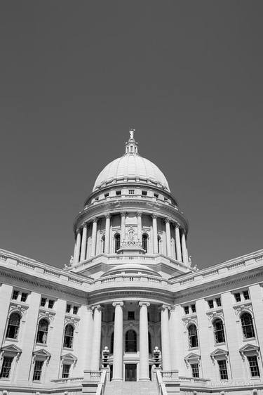 STATE CAPITOL BUILDING MADISON WISCONSIN BLACK AND WHITE VERTICAL - Limited Edition of 125 thumb
