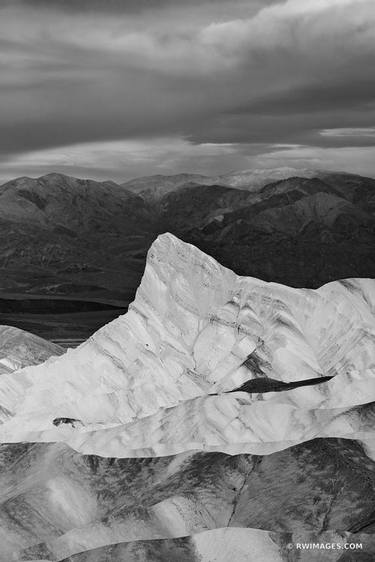 MANLY BEACON ZABRISKIE POINT SUNRISE DEATH VALLEY CALIFORNIA BLACK AND WHITE VERTICAL - Limited Edition of 125 thumb