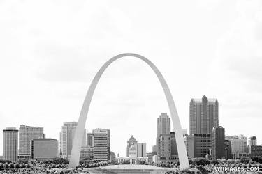 THE GATEWAY ARCH ST. LOUIS MISSOURI BLACK AND WHITE - Limited Edition of 100 thumb