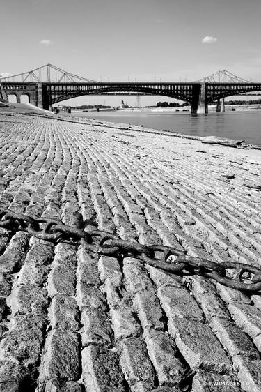 EADS BRIDGE LACLEDE'S LANDING MISSISSIPPI RIVER ST. LOUIS MISSOURI BLACK AND WHITE - Limited Edition of 100 thumb