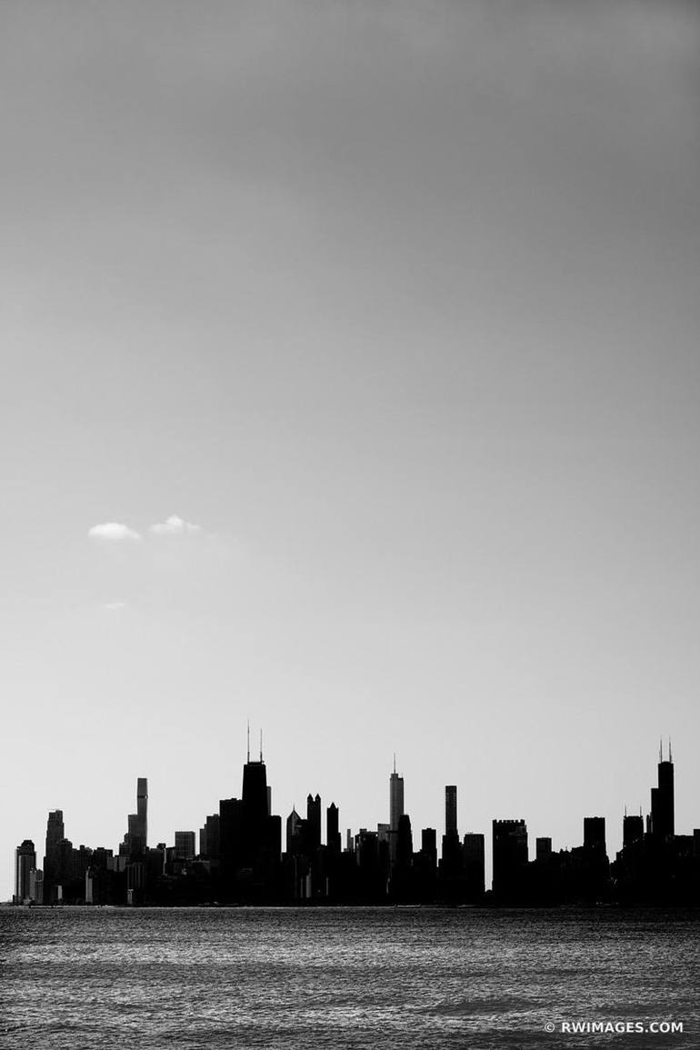 chicago skyline black and white