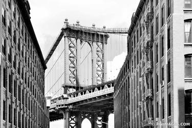 MANHATTAN BRIDGE DUMBO BROOKLYN NEW YORK BLACK AND WHITE thumb