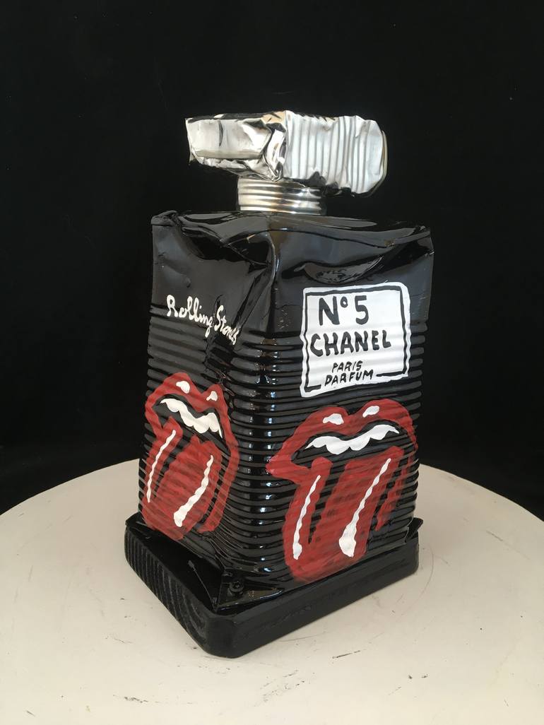 Chanel Rolling Stones Sculpture