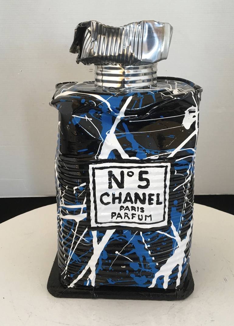 Chanel N.5 Mini (Blue) by Norman Gekko (2020) : Sculpture Acrylic,  Aluminium - SINGULART