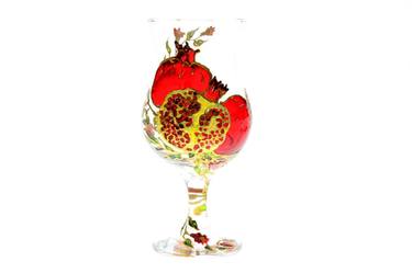 Glass of mulled wine Ripe pomegranate thumb