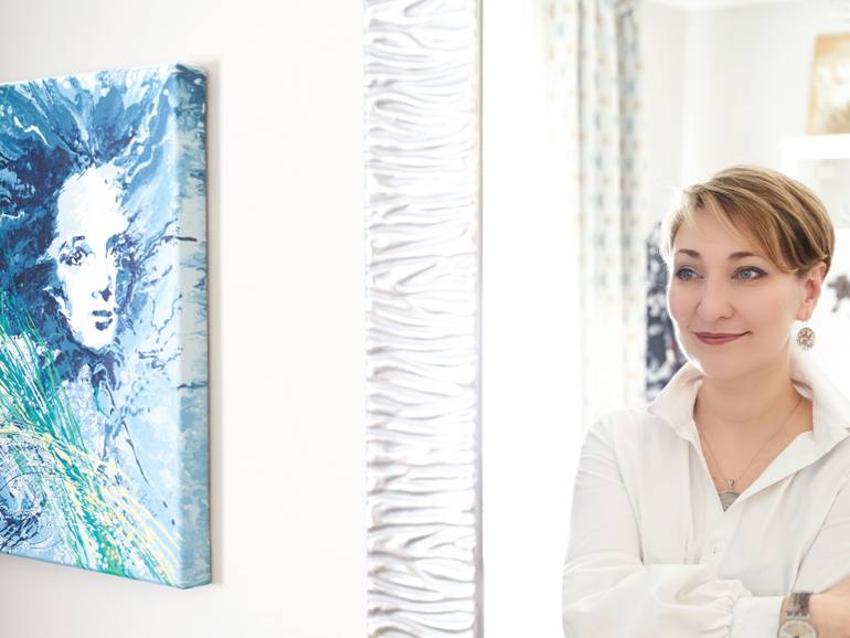 Original Figurative Women Painting by Luba Holland