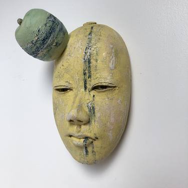 Aha Moment (ceramic wall mask) thumb