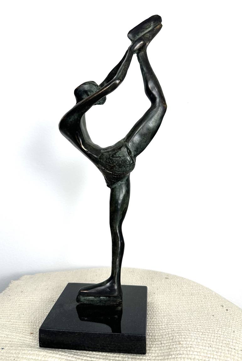 Original Figurative Sports Sculpture by Vamosiart Gallery