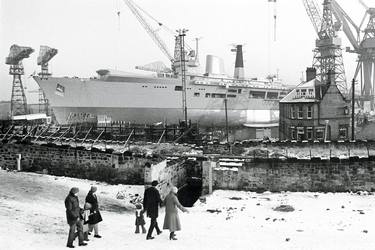 LAUNCH OF THE WARSHIP  -  ( the last generation of shipbuilders ) thumb
