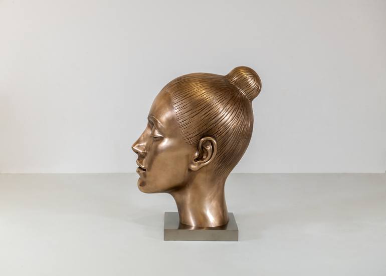 Original Modernism Women Sculpture by Nikita Zigura