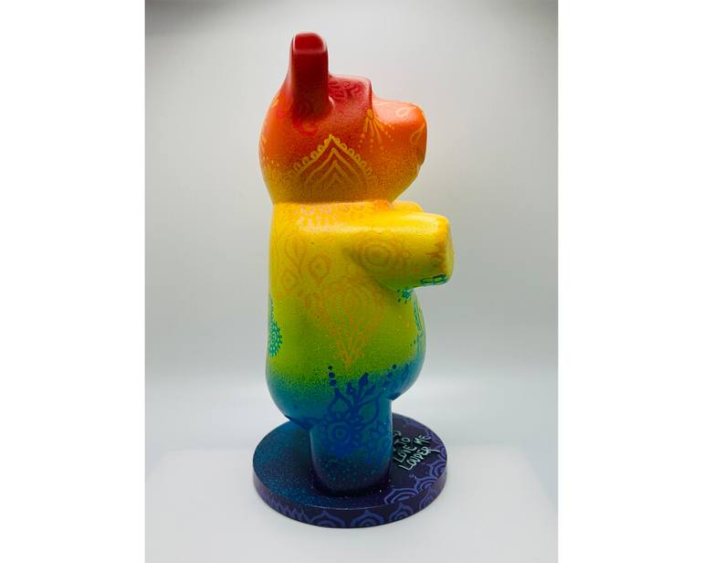Original Contemporary Pop Culture/Celebrity Sculpture by Sahara Novotna