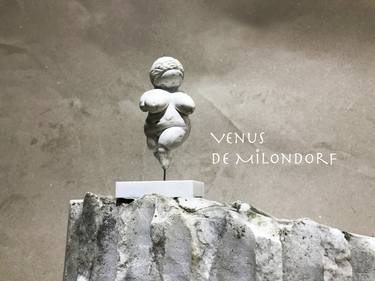 Venus de Milondorf (marble) thumb