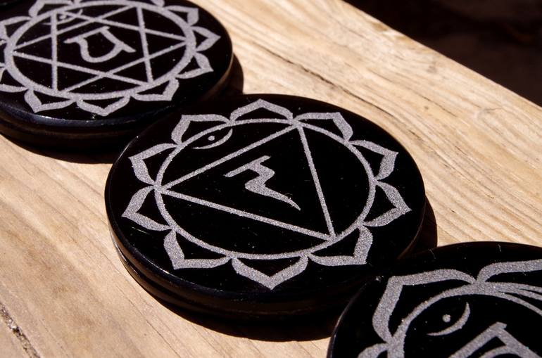 Meditation stones collection 7 chakras engraved obsidian 2" diameter, powerful fire energy - Print