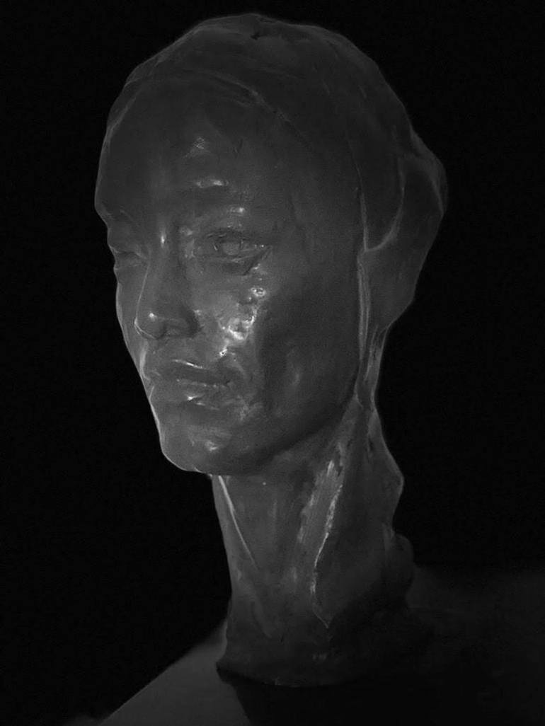 Original Portrait Sculpture by Liliane Danino